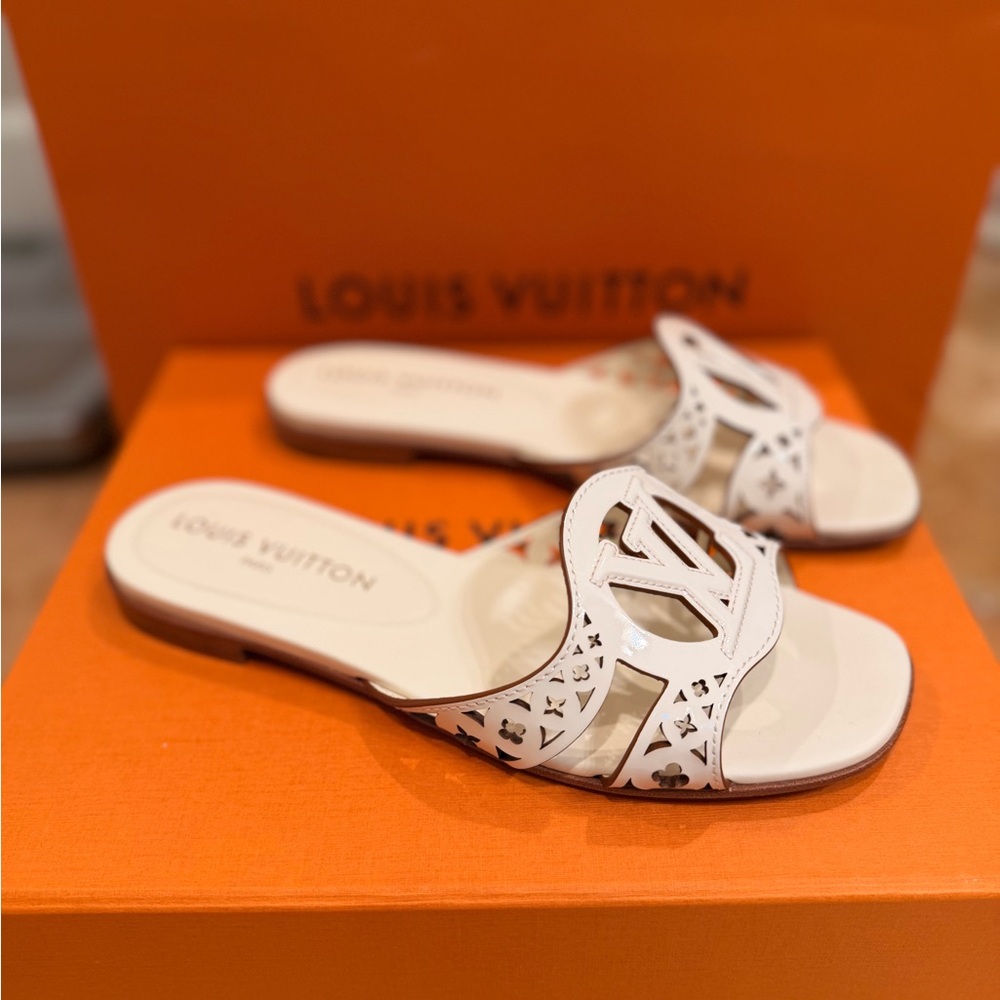 Louis Vuitton Women's White Sandals - Picture 7 of 12